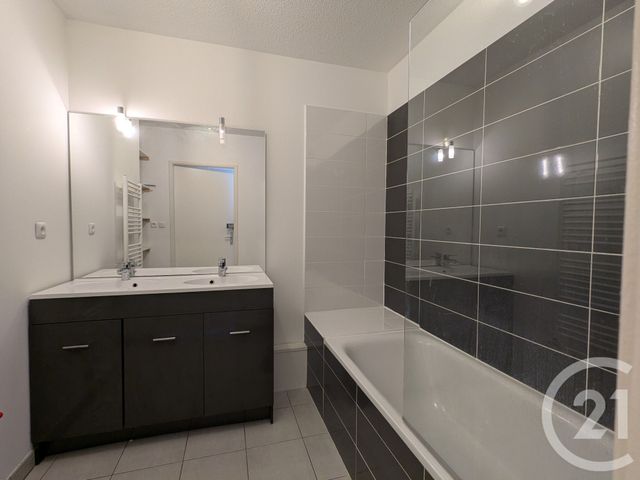 Appartement F3 à louer - 3 pièces - 72.5 m2 - BEAUZELLE - 31 - MIDI-PYRENEES - Century 21 Fly Immo