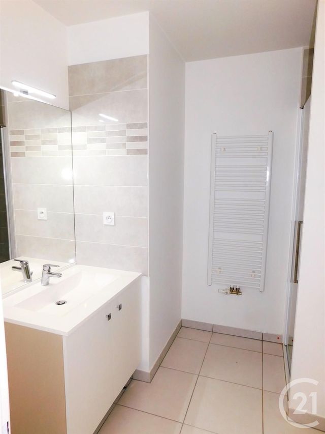 Appartement T2 à louer - 2 pièces - 41.3 m2 - BEAUZELLE - 31 - MIDI-PYRENEES - Century 21 Fly Immo