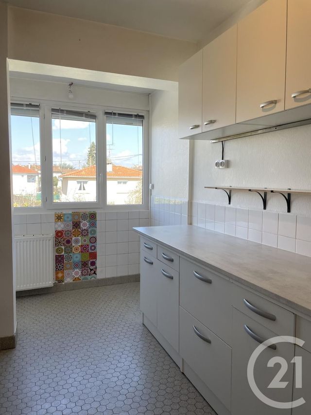 Appartement T3 à louer - 3 pièces - 70.0 m2 - BEAUZELLE - 31 - MIDI-PYRENEES - Century 21 Fly Immo
